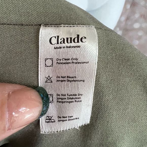 Olive Green Sleeveless Vest - Picture 7 of 7